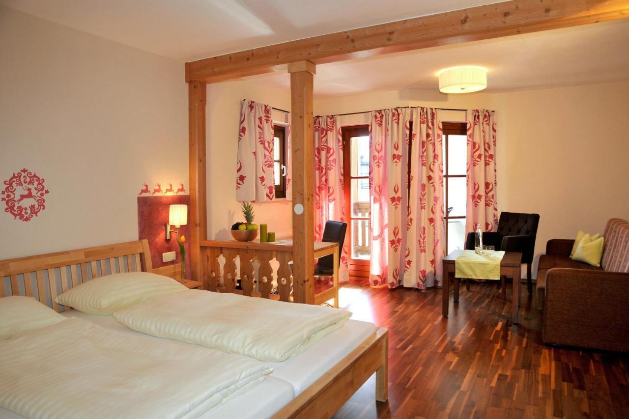 Dachstein West Hotel Gmbh-Kirchenwirt Russbach ルスバッハ・アム・パス・クシュット エクステリア 写真