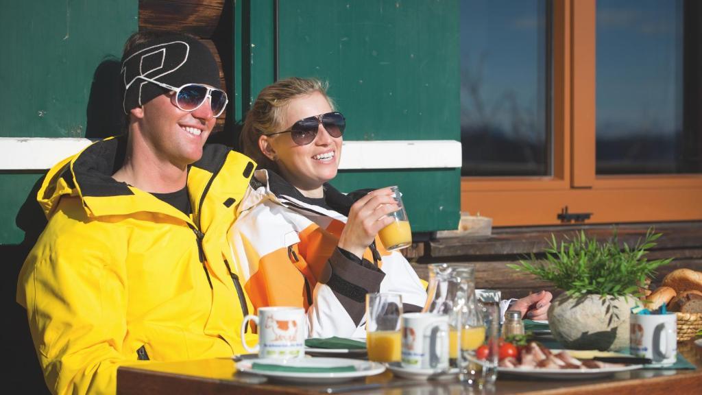 Dachstein West Hotel Gmbh-Kirchenwirt Russbach ルスバッハ・アム・パス・クシュット エクステリア 写真