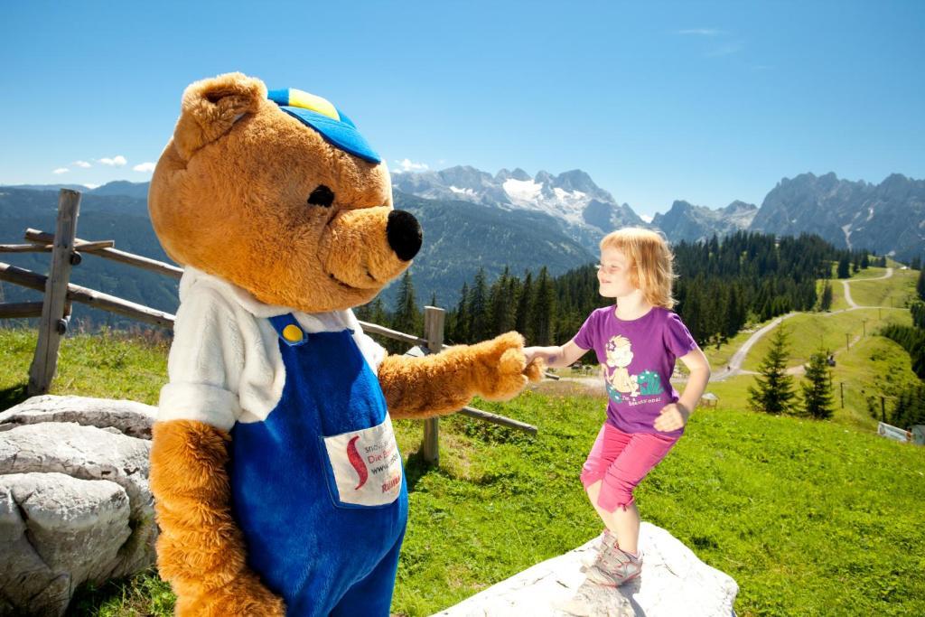 Dachstein West Hotel Gmbh-Kirchenwirt Russbach ルスバッハ・アム・パス・クシュット エクステリア 写真