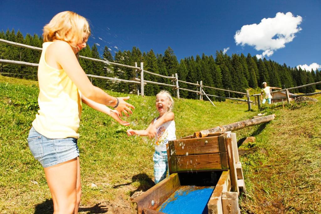 Dachstein West Hotel Gmbh-Kirchenwirt Russbach ルスバッハ・アム・パス・クシュット エクステリア 写真