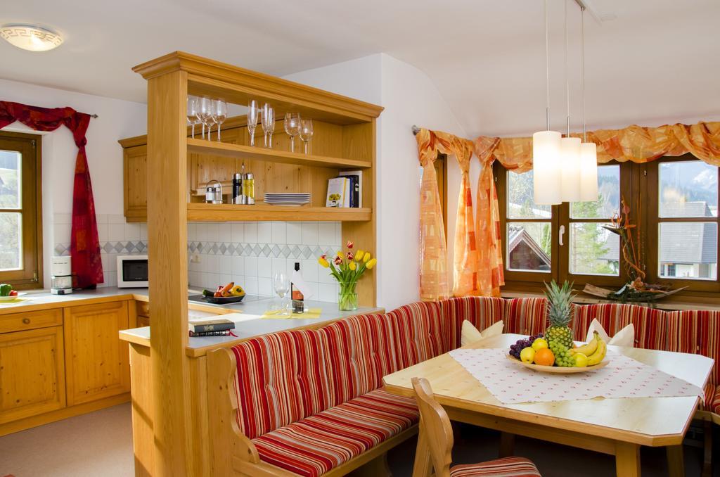 Dachstein West Hotel Gmbh-Kirchenwirt Russbach ルスバッハ・アム・パス・クシュット エクステリア 写真